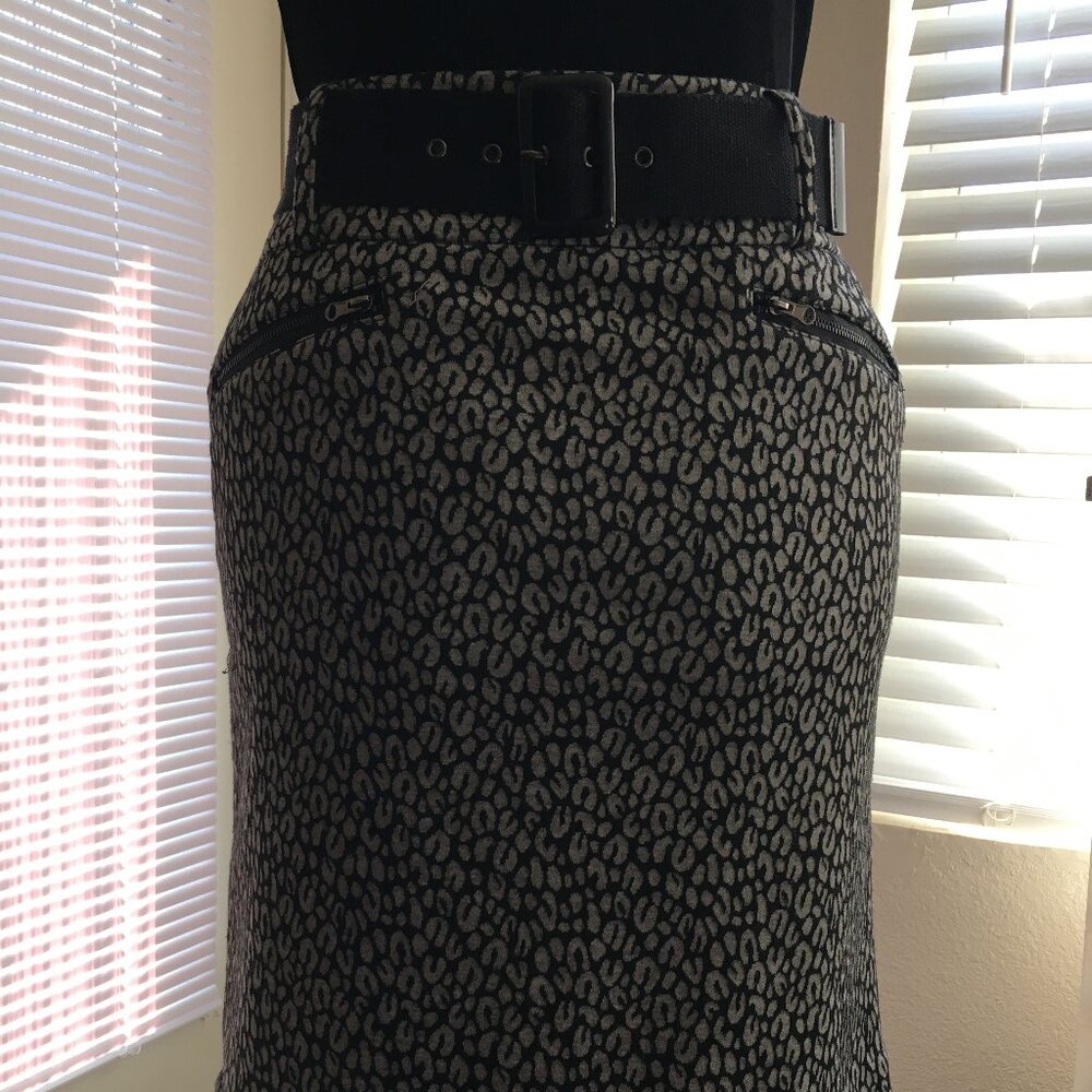 Black & Grey Cheeta Print skirt w/Belt